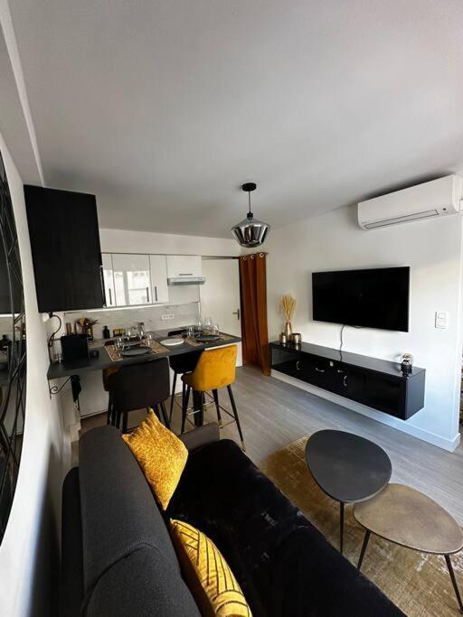 Joli F2, 7 Min De La Gare Apartment Cannes Exterior photo